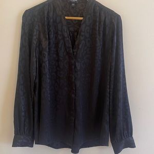 Women’s cheetah jacquard shirt 👕